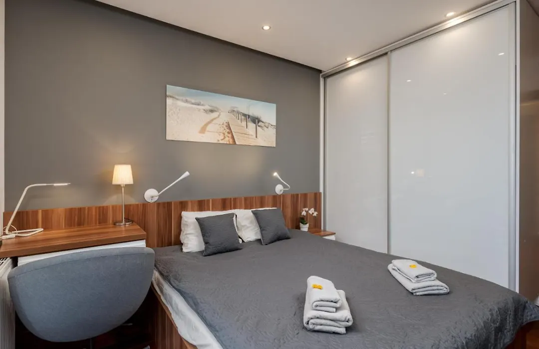 Superior Apartment With Terrace & Free Parking-1